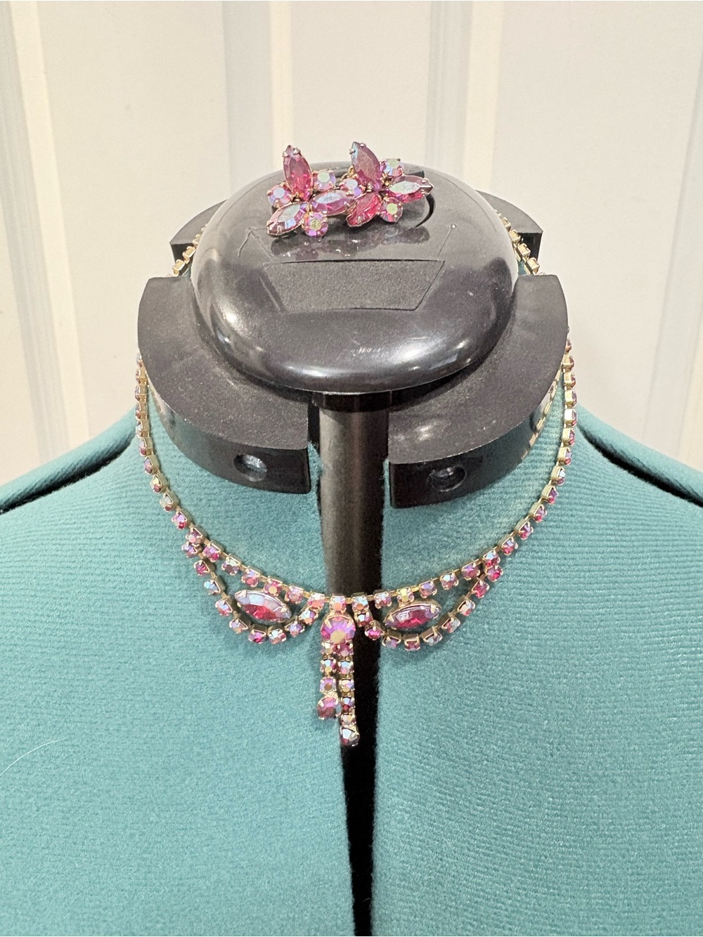 Red vintage Crystal Necklace and Clip Earrings Set -